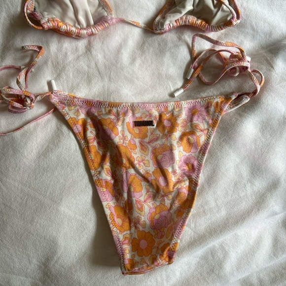 Triangle floral bikini - Picture 2 of 2